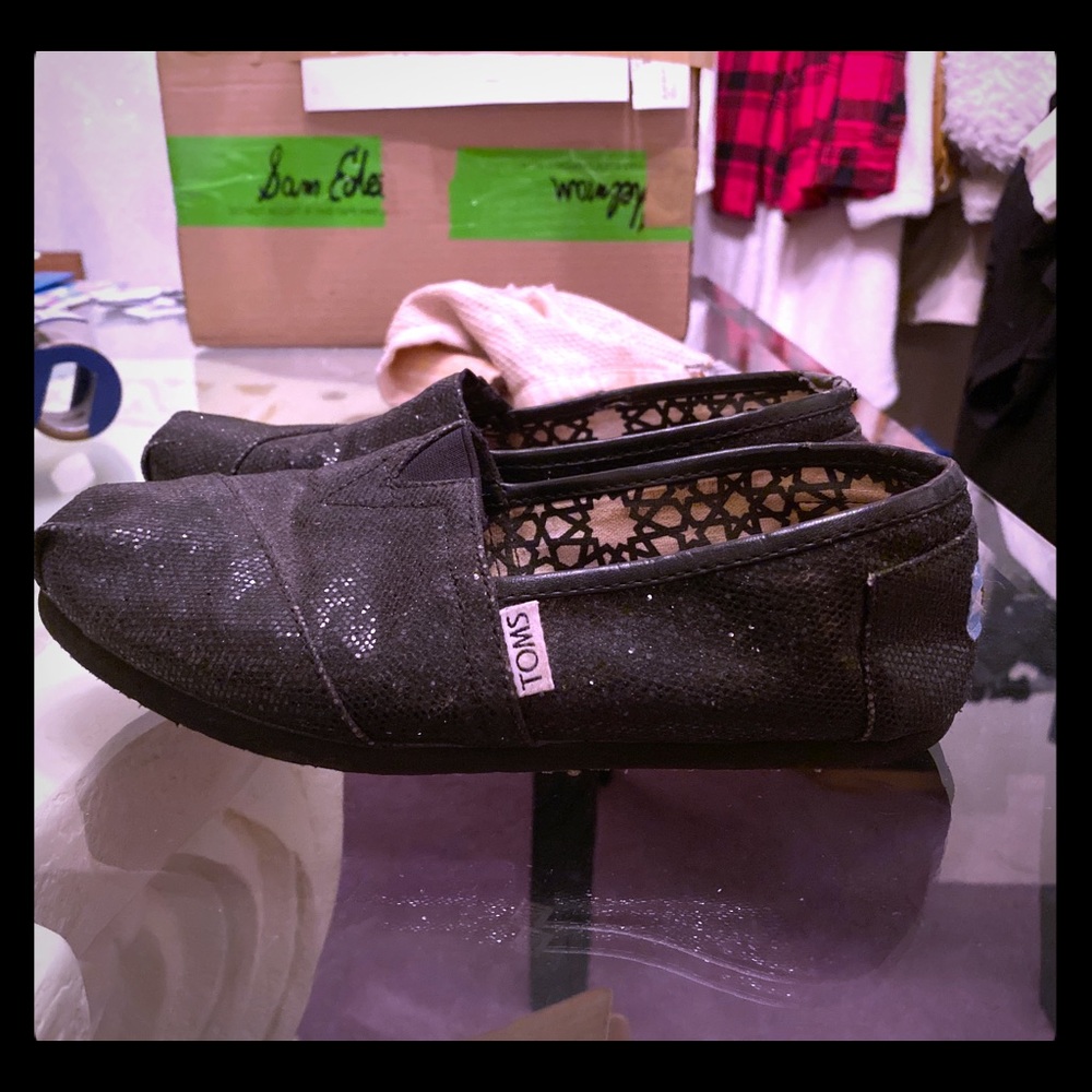 Black Sequins Toms